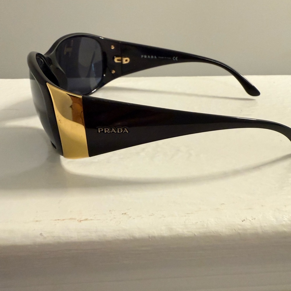 Prada Black Sunglasses - Picture 2 of 5